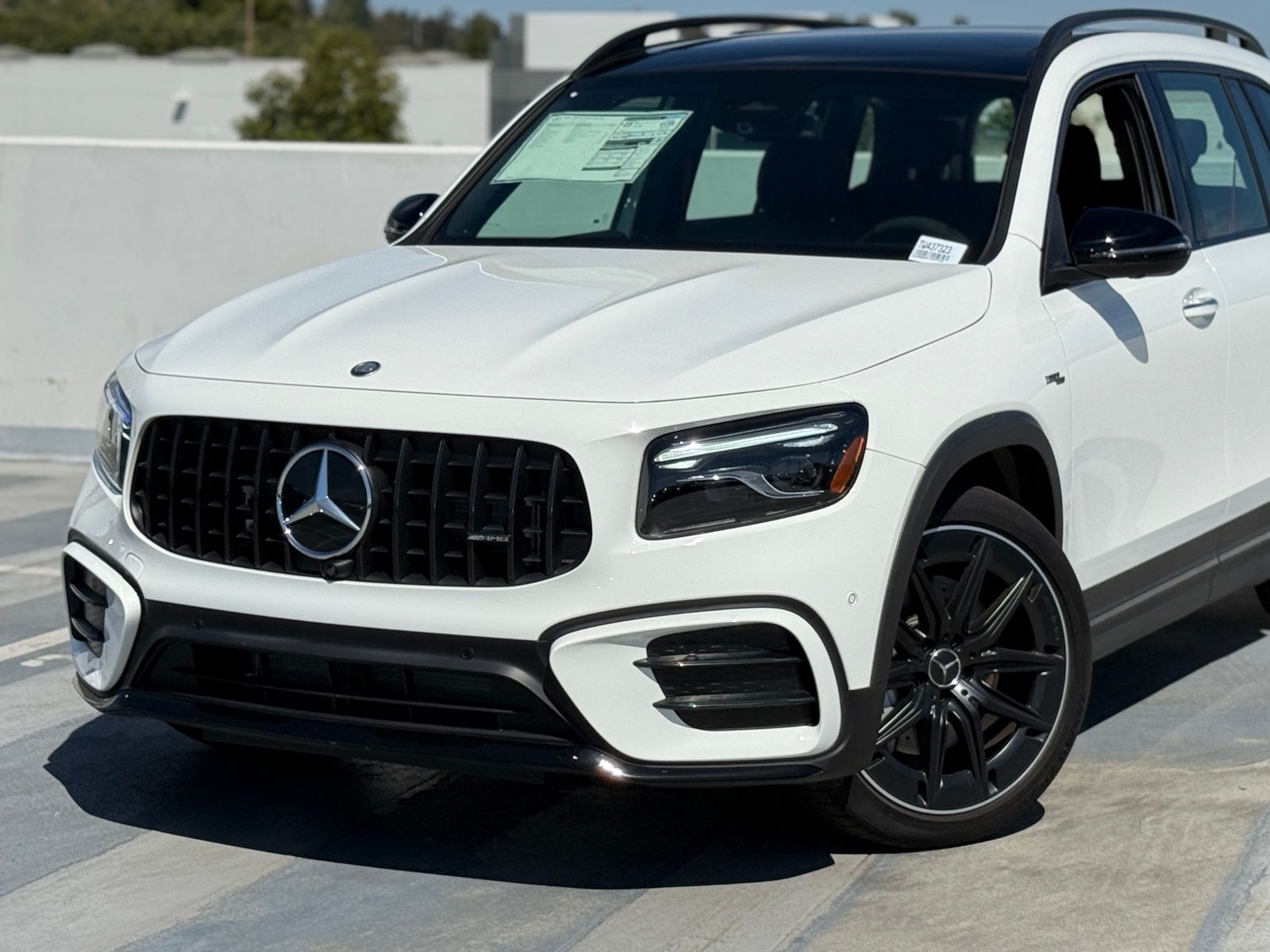 2026 Mercedes-Benz GLB AMG GLB 35 - Photo 3
