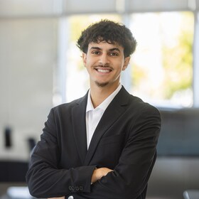 Staff member Amer Bishara from ID_3029e6