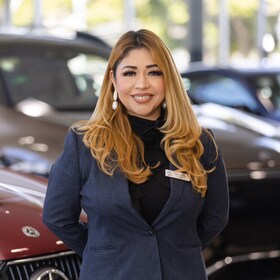Staff member Nancy Quintero from ID_5ff659