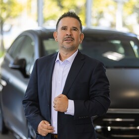 Staff member Carlos Navarro from ID_5ff659