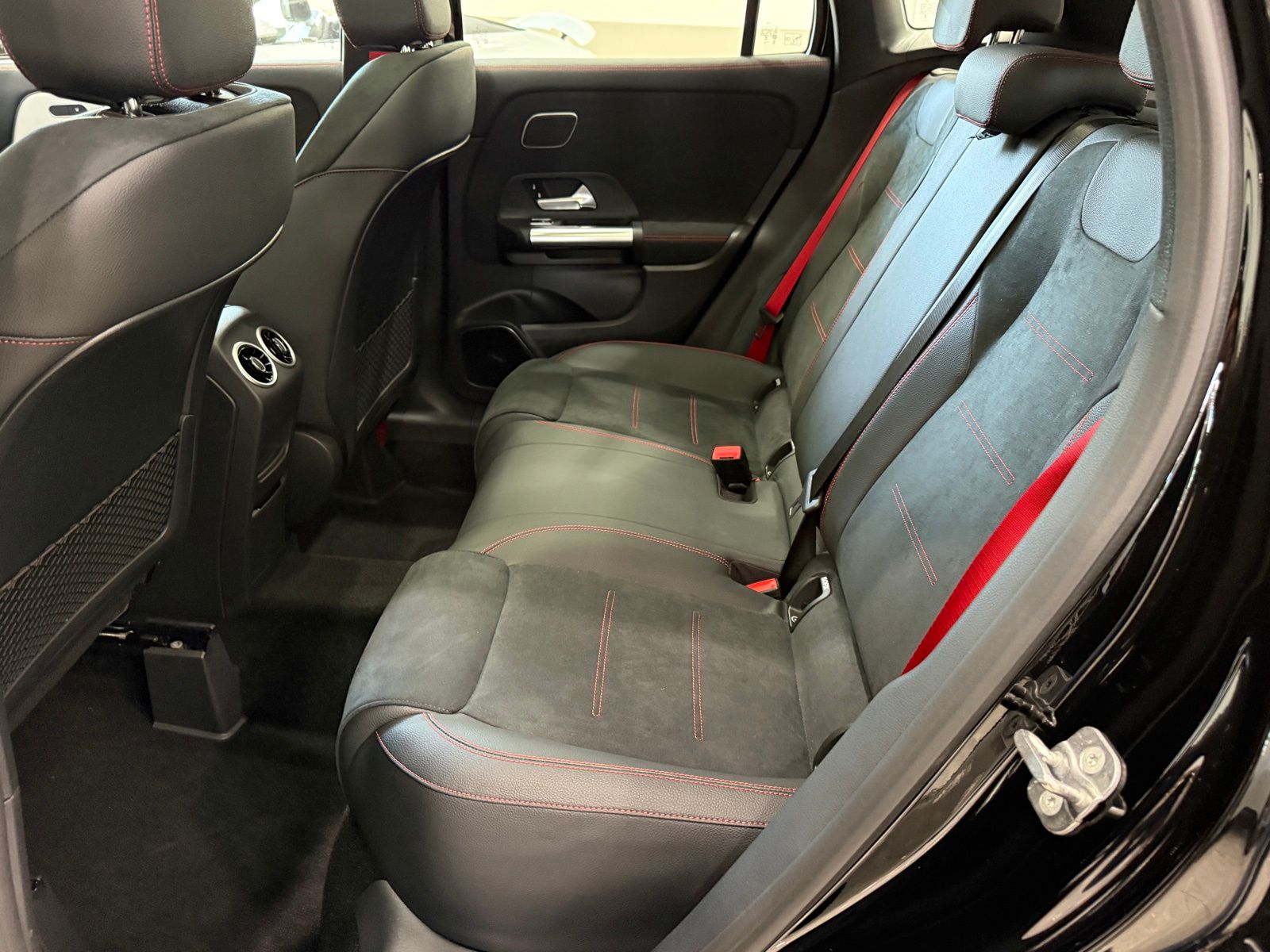 2026 Mercedes-Benz GLA AMG GLA 35 - Photo 20