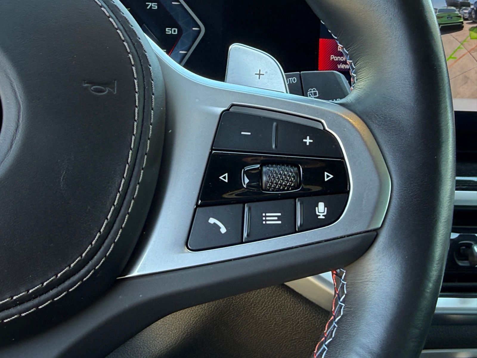 2025 BMW X5 M60i - Photo 33