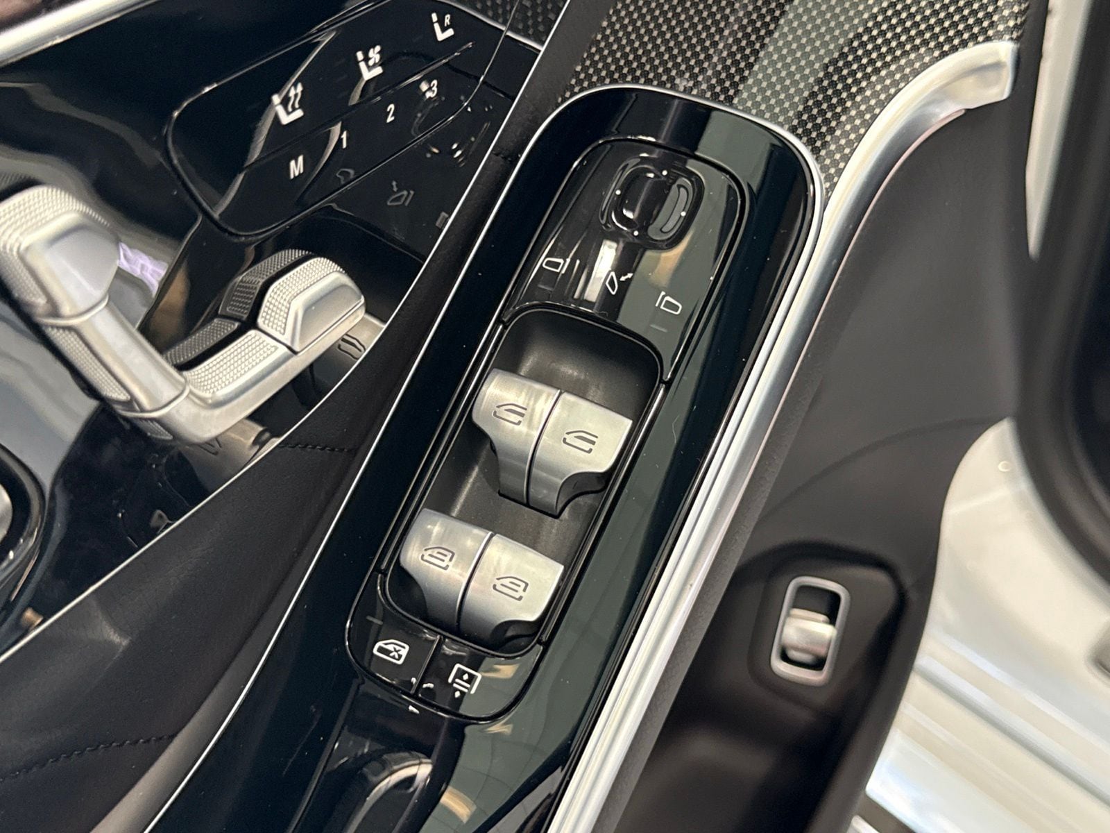 2025 Mercedes-Benz S-Class S 580 - Photo 17