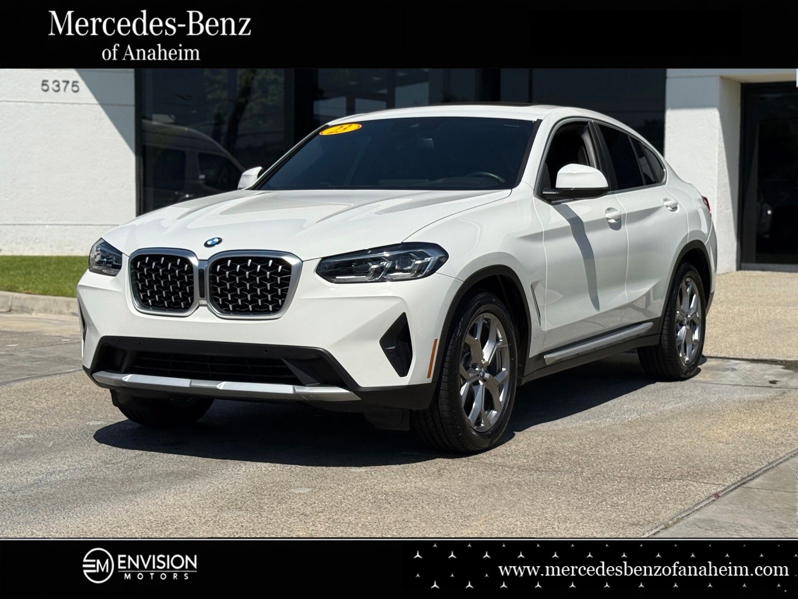 2023 BMW X4 xDrive30i's photo
