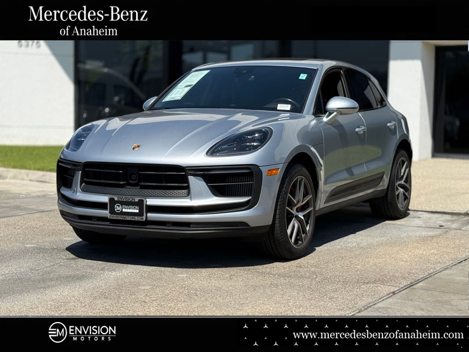 2023 Porsche Macan S's photo