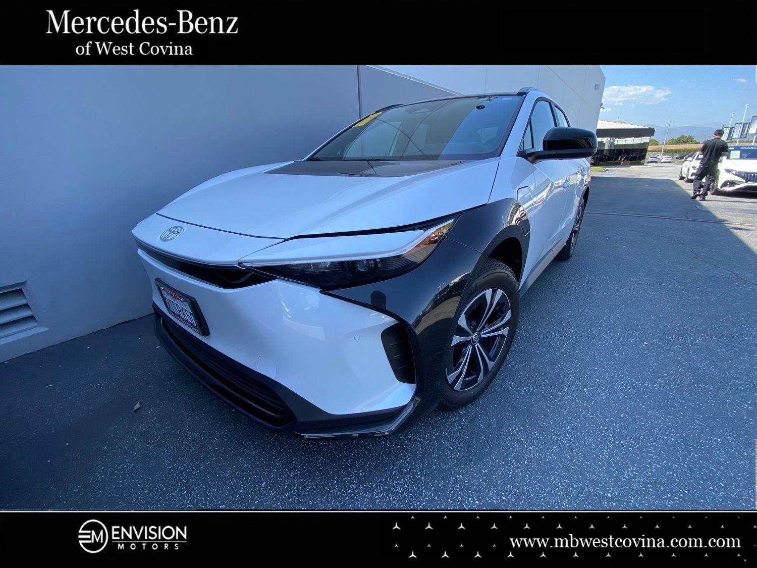 2025 Toyota bZ4X XLE FWD's photo