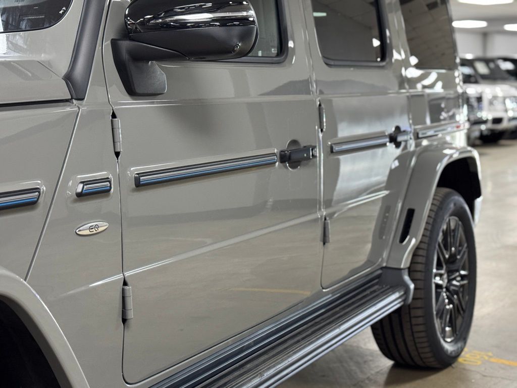 2025 Mercedes-Benz G-Class G580 - Photo 8