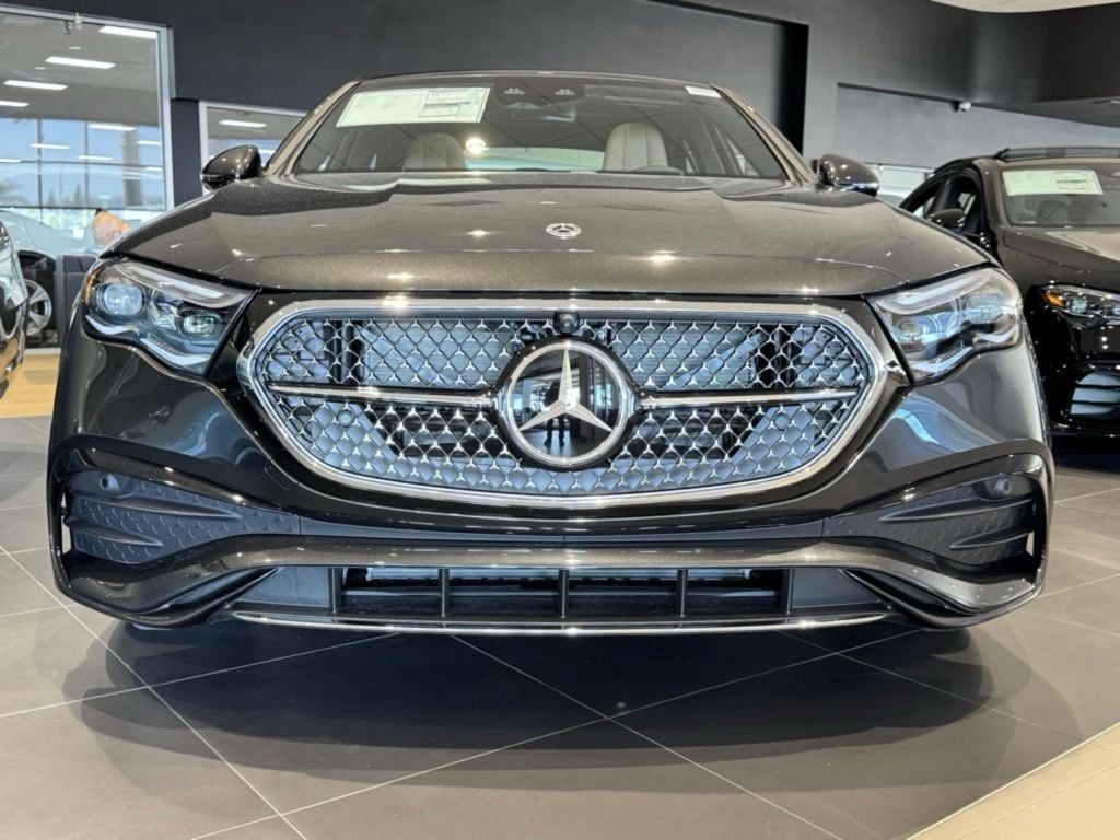 2025 Mercedes-Benz E-Class E350 - Photo 4