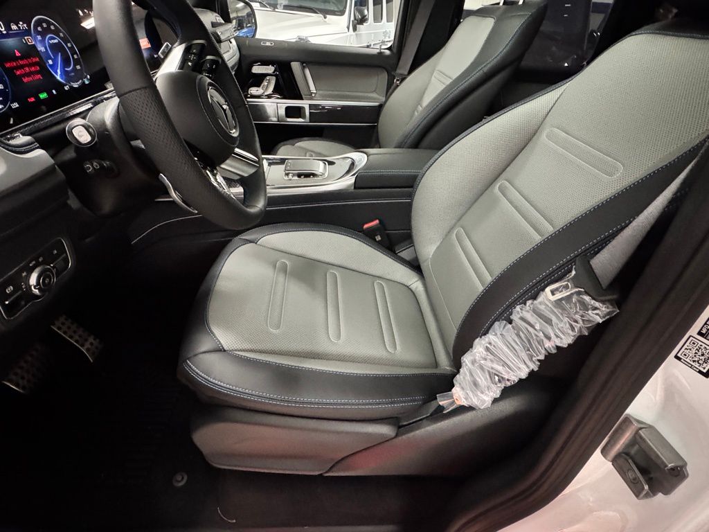 2025 Mercedes-Benz G-Class G580 - Photo 16