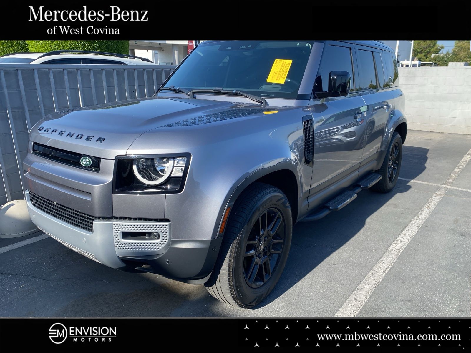 2023 Land Rover Defender S's photo