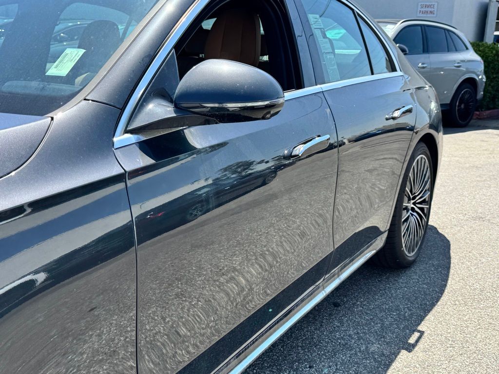 2025 Mercedes-Benz E-Class E350 - Photo 9