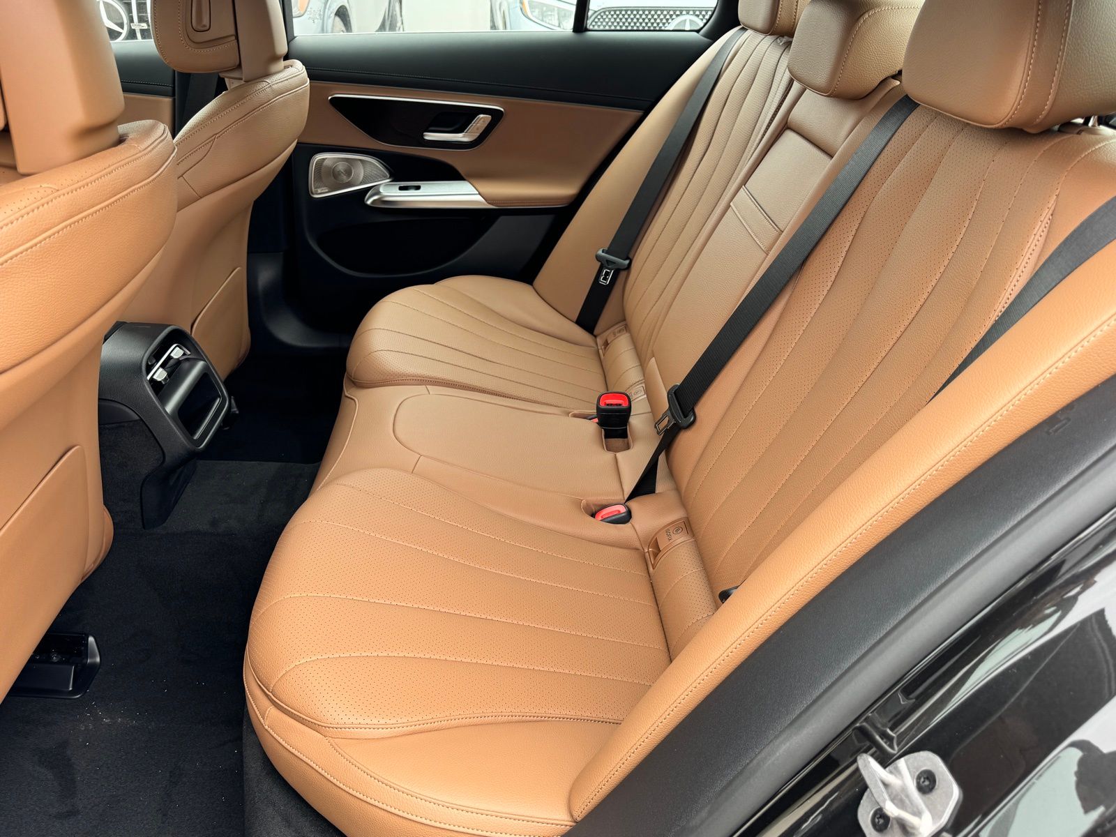 2025 Mercedes-Benz E-Class E350 - Photo 27
