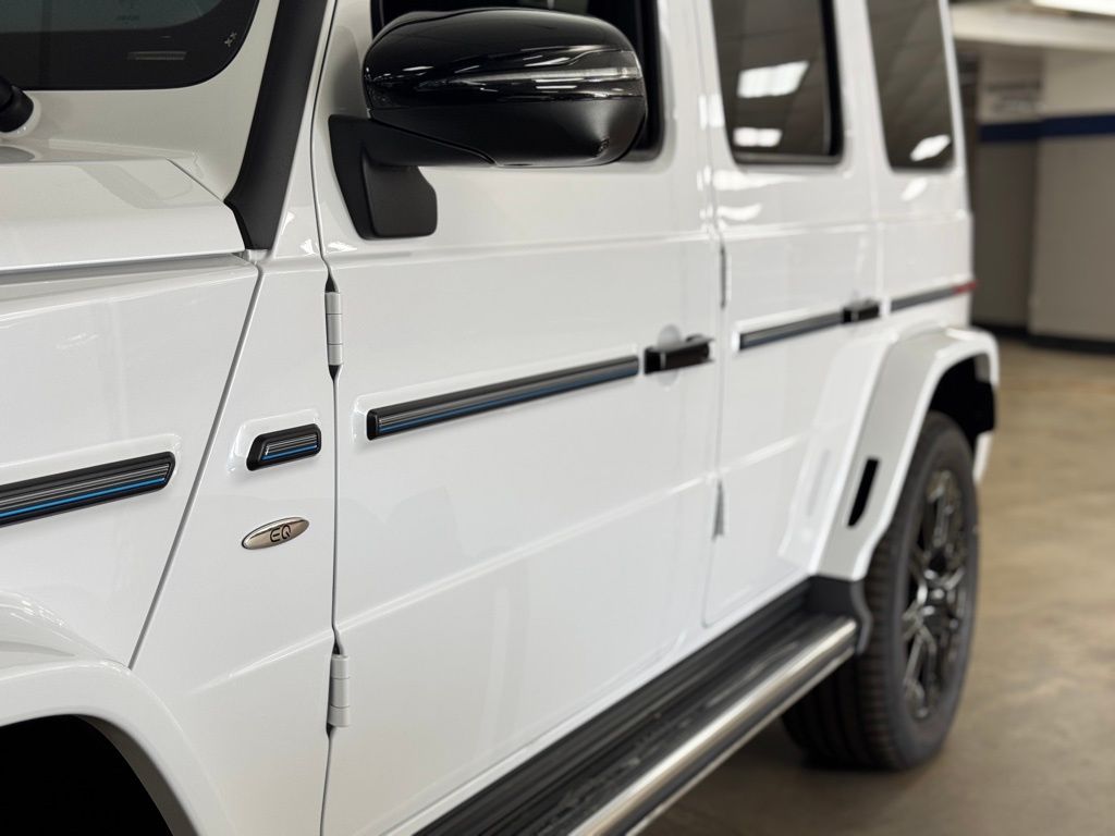 2025 Mercedes-Benz G-Class G580 - Photo 8