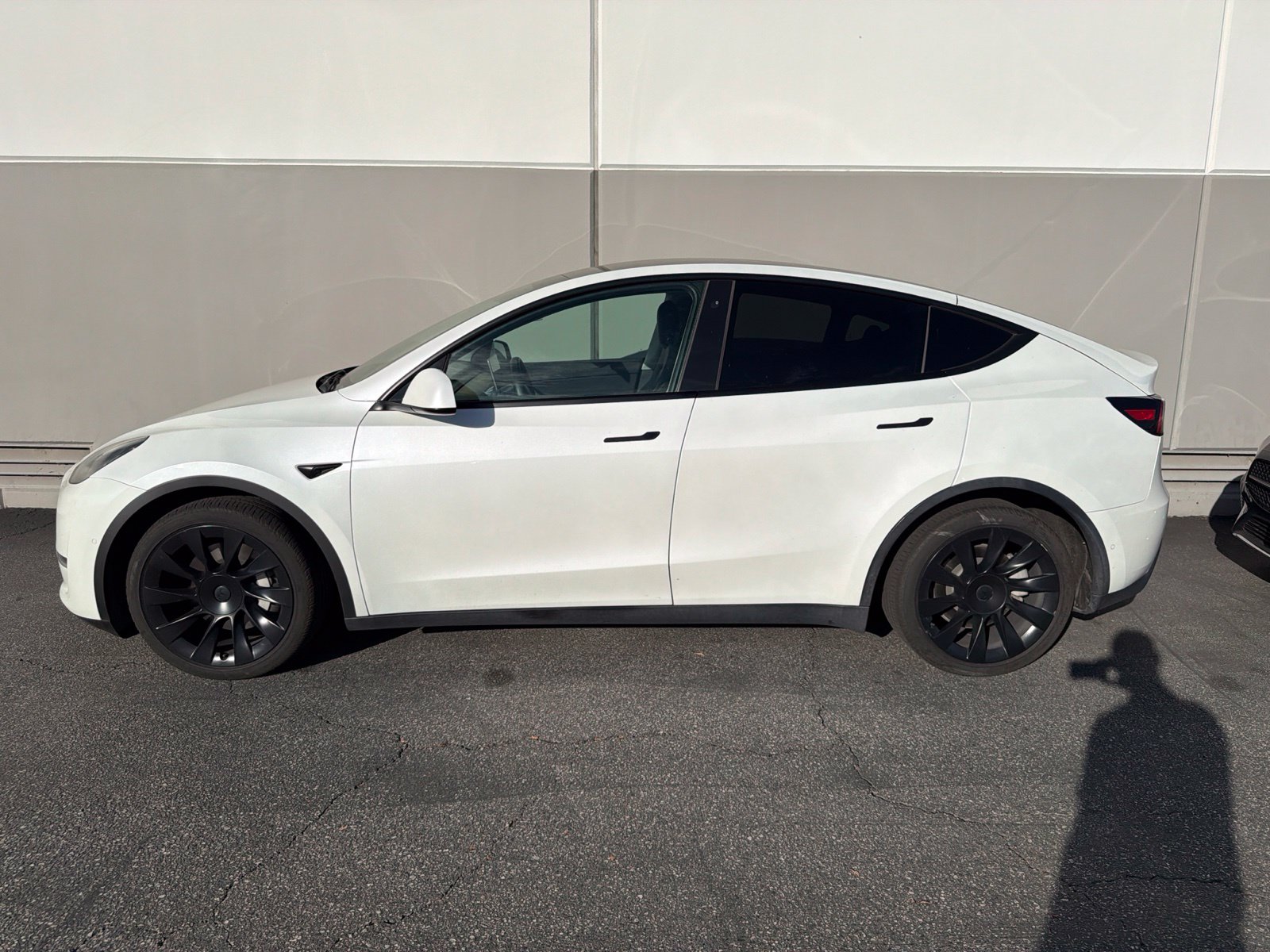 Used 2021 Tesla Model Y Long Range with VIN 5YJYGDEE2MF082931 for sale in West Covina, CA