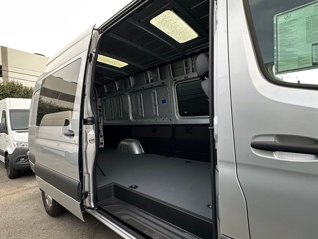 2023 Mercedes-Benz Sprinter Cargo Van Base - Photo 11