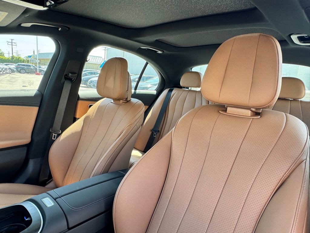 2025 Mercedes-Benz E-Class E350 - Photo 18