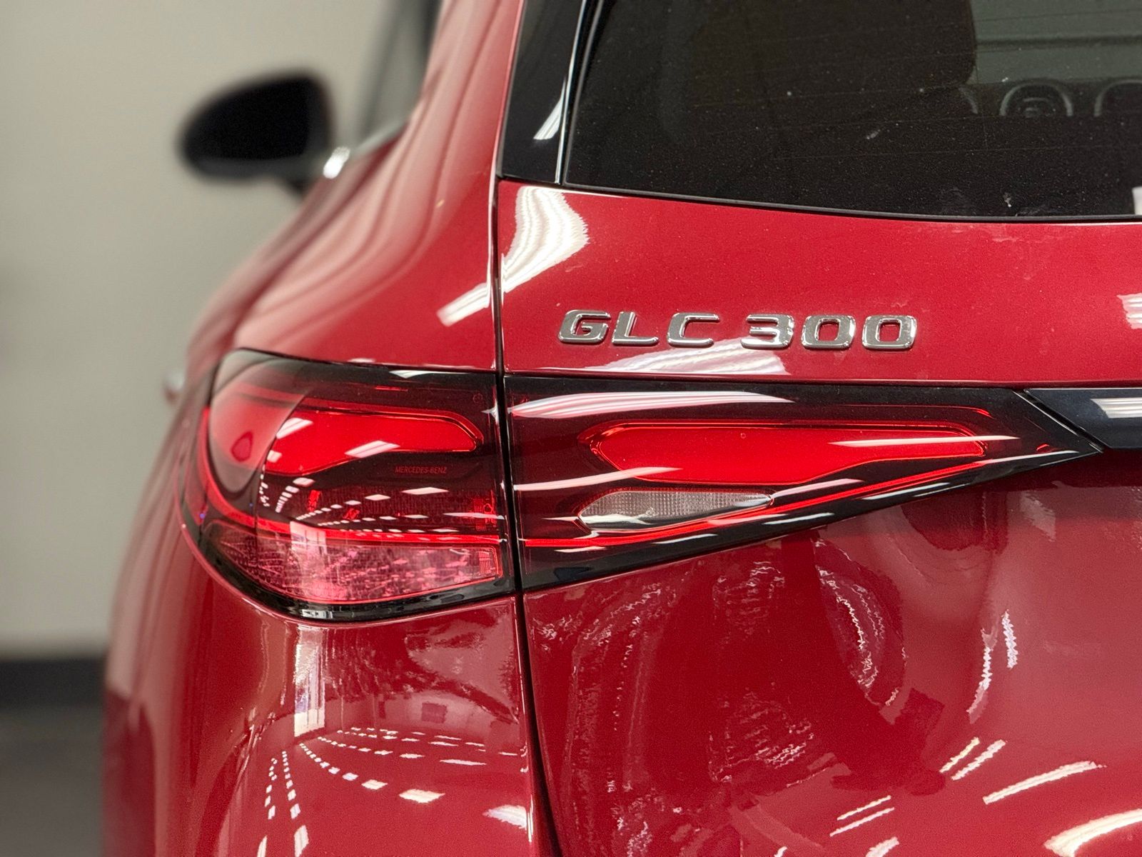 2025 Mercedes-Benz GLC Base - Photo 8