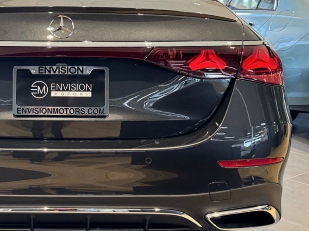 2025 Mercedes-Benz E-Class E350 - Photo 10