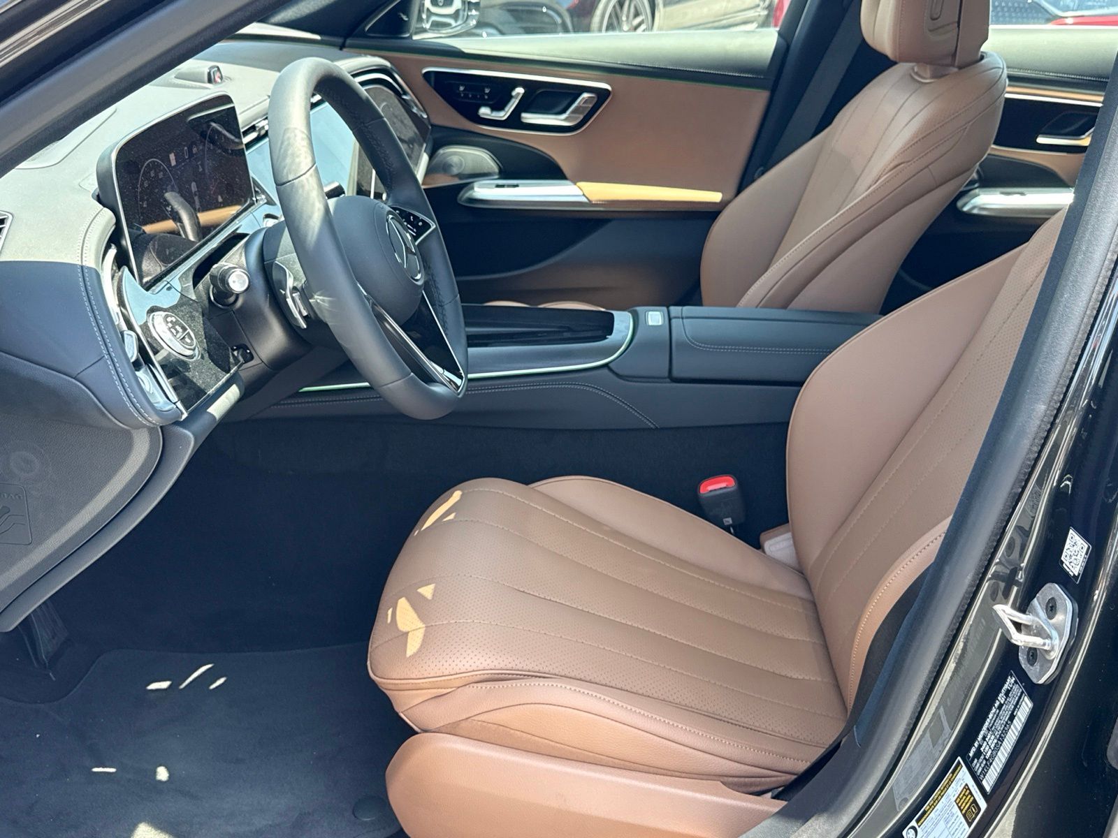 2025 Mercedes-Benz E-Class E350 - Photo 18