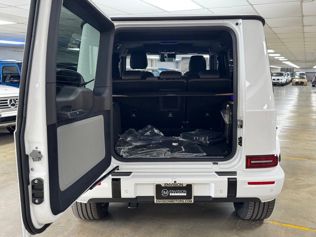 2025 Mercedes-Benz G-Class G580 - Photo 12