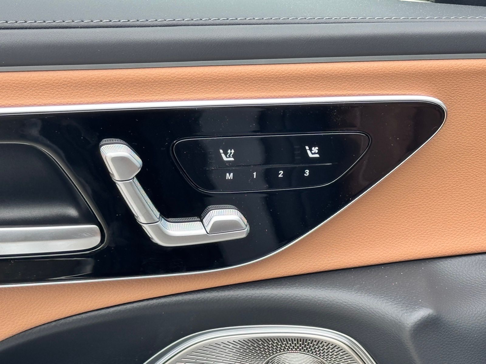 2025 Mercedes-Benz E-Class E350 - Photo 17