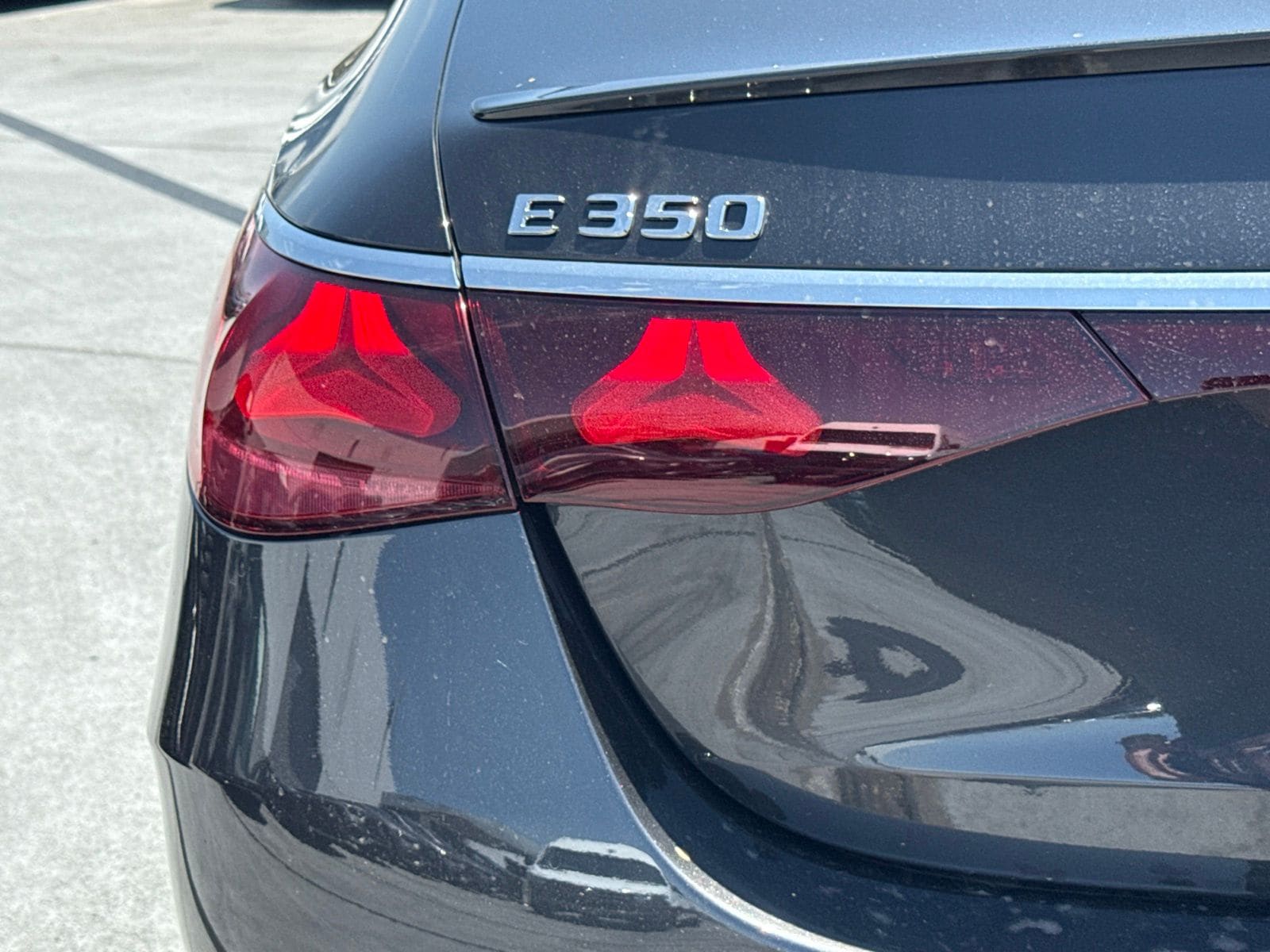 2025 Mercedes-Benz E-Class E350 - Photo 9