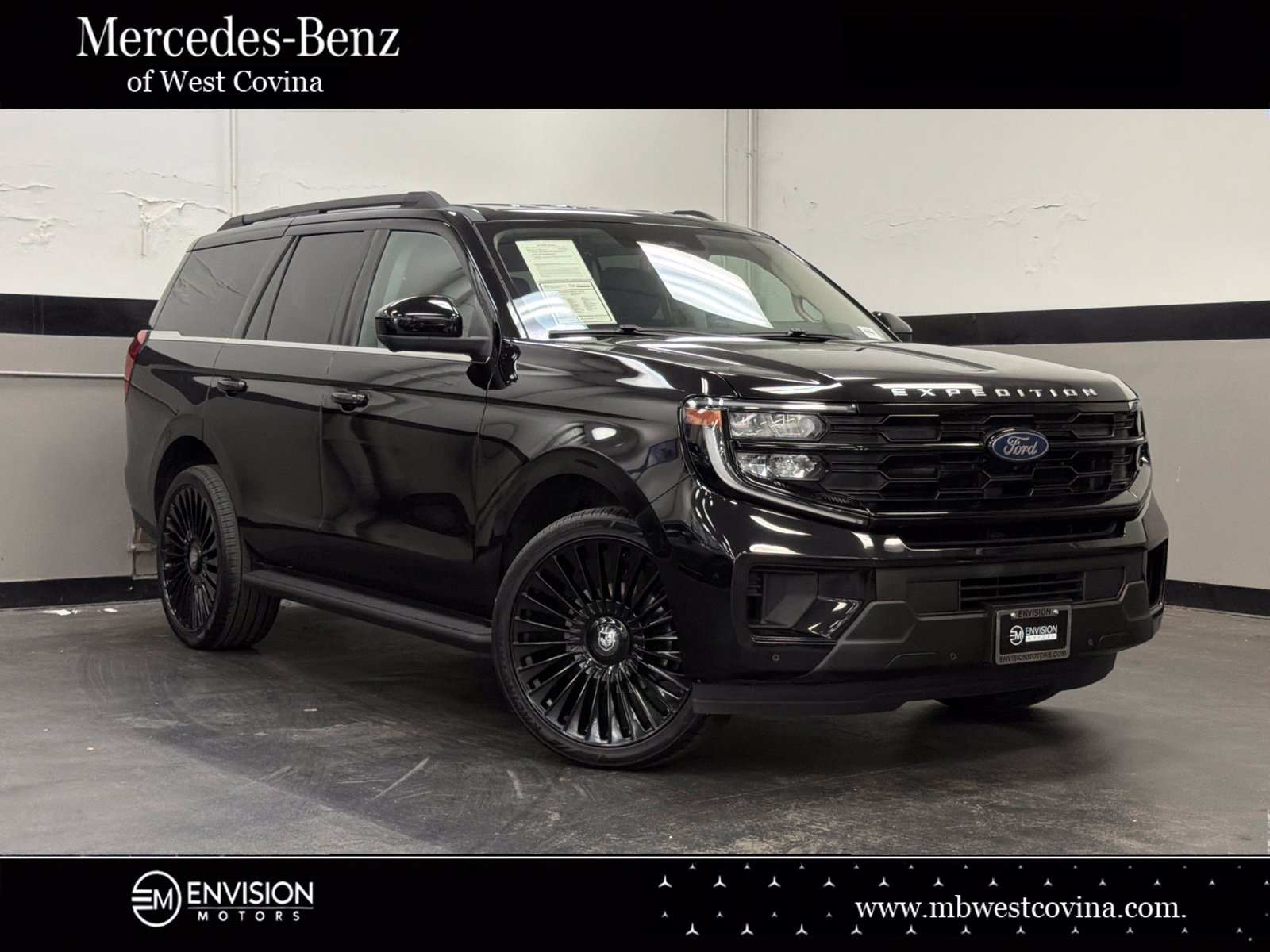 Agate Black 2025 Ford Expedition SUV / Crossover Four-Wheel Drive Automatic