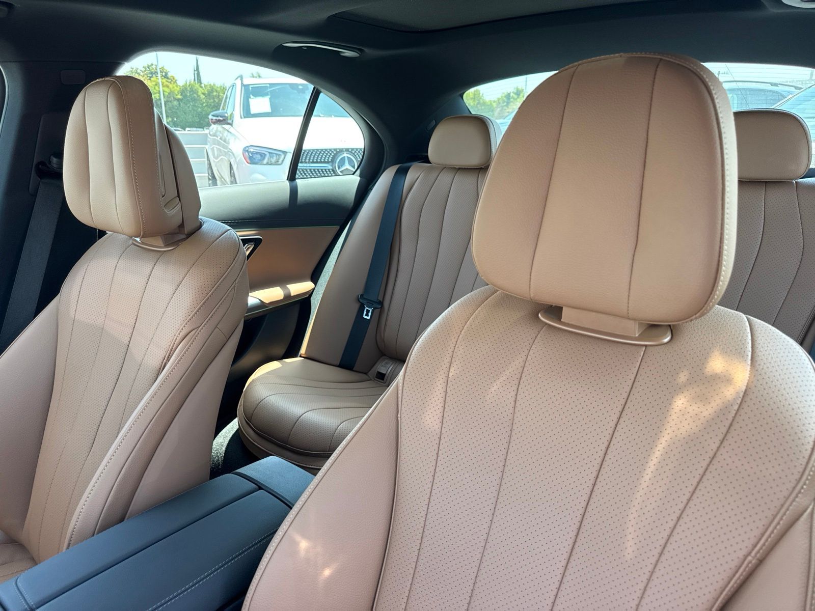 2025 Mercedes-Benz E-Class E350 - Photo 19