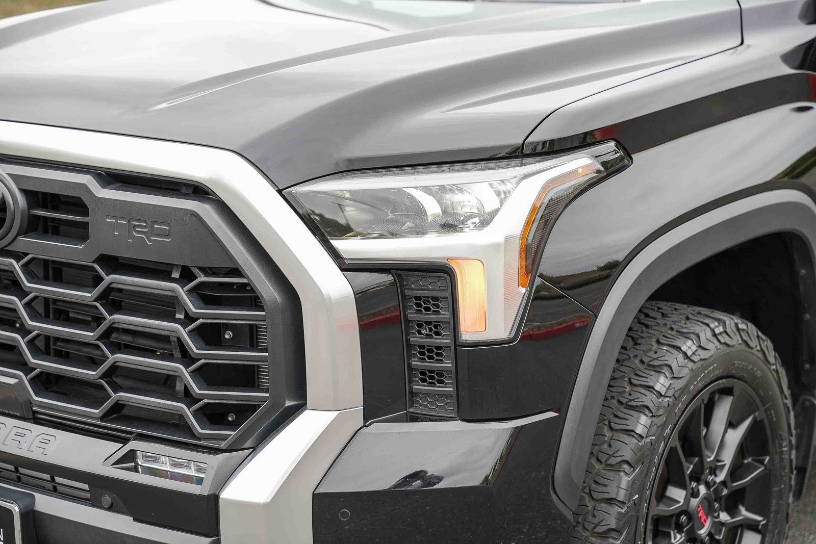 2023 Toyota Tundra Limited photo 3