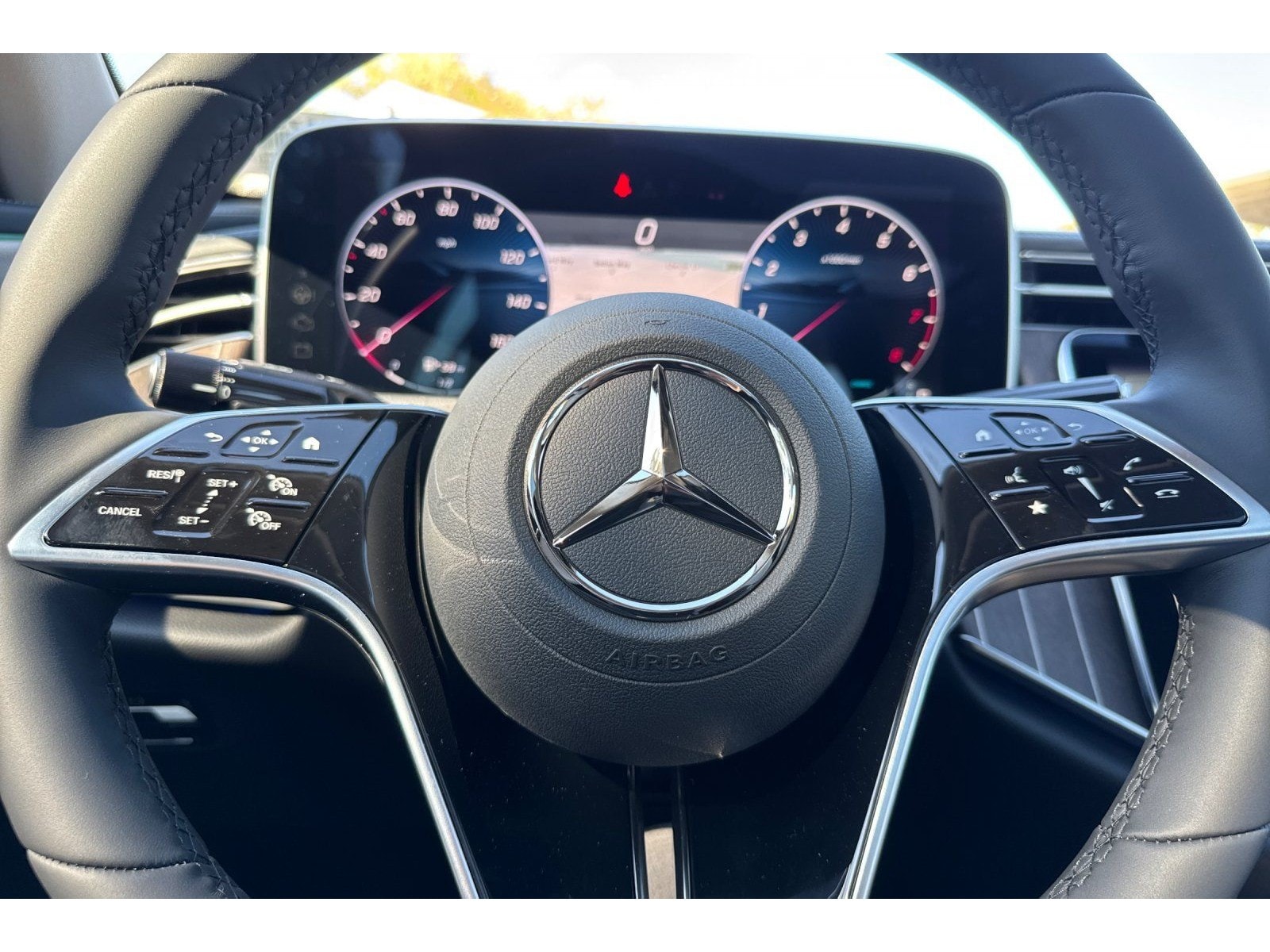 2026 Mercedes-Benz E-Class E350 - Photo 28