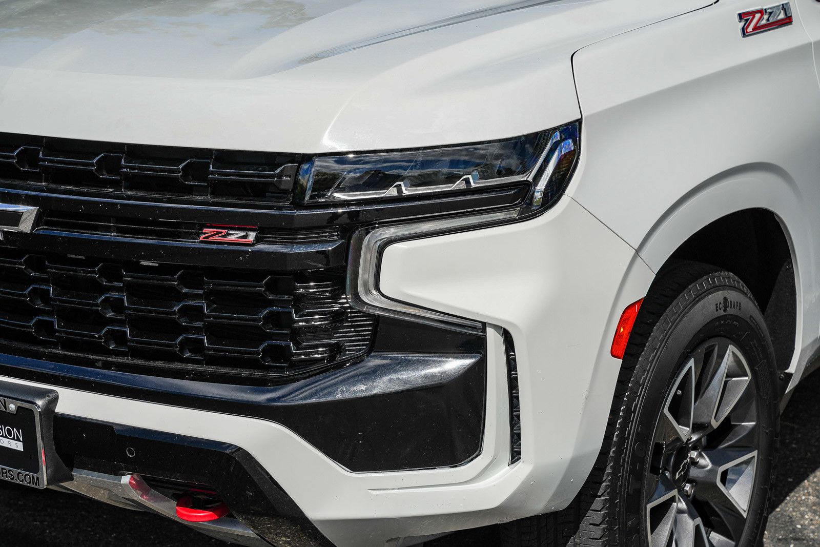 2023 Chevrolet Suburban Z71 photo 6