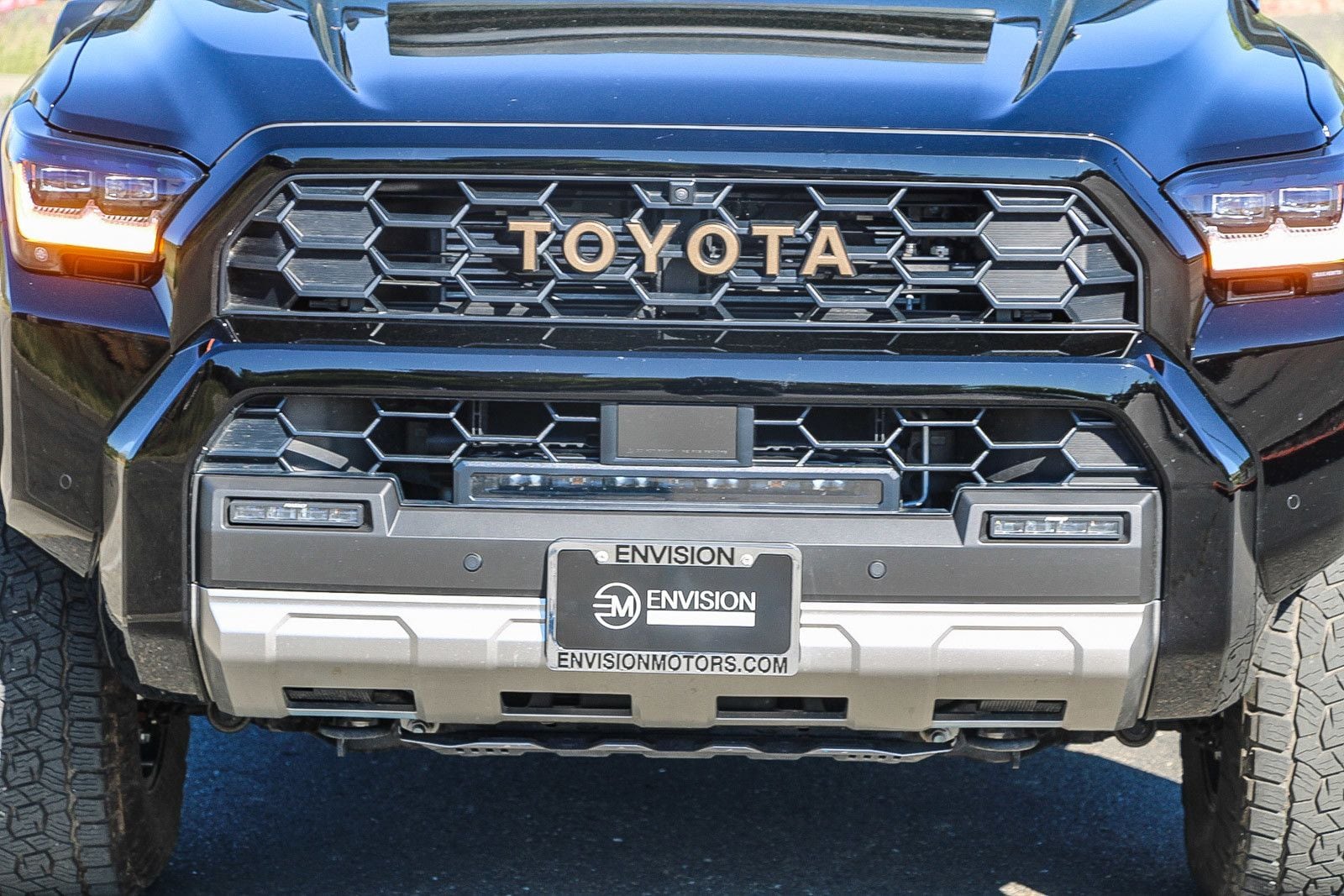 2025 Toyota 4Runner i-Force MAX Hybrid Trailhunter photo 6