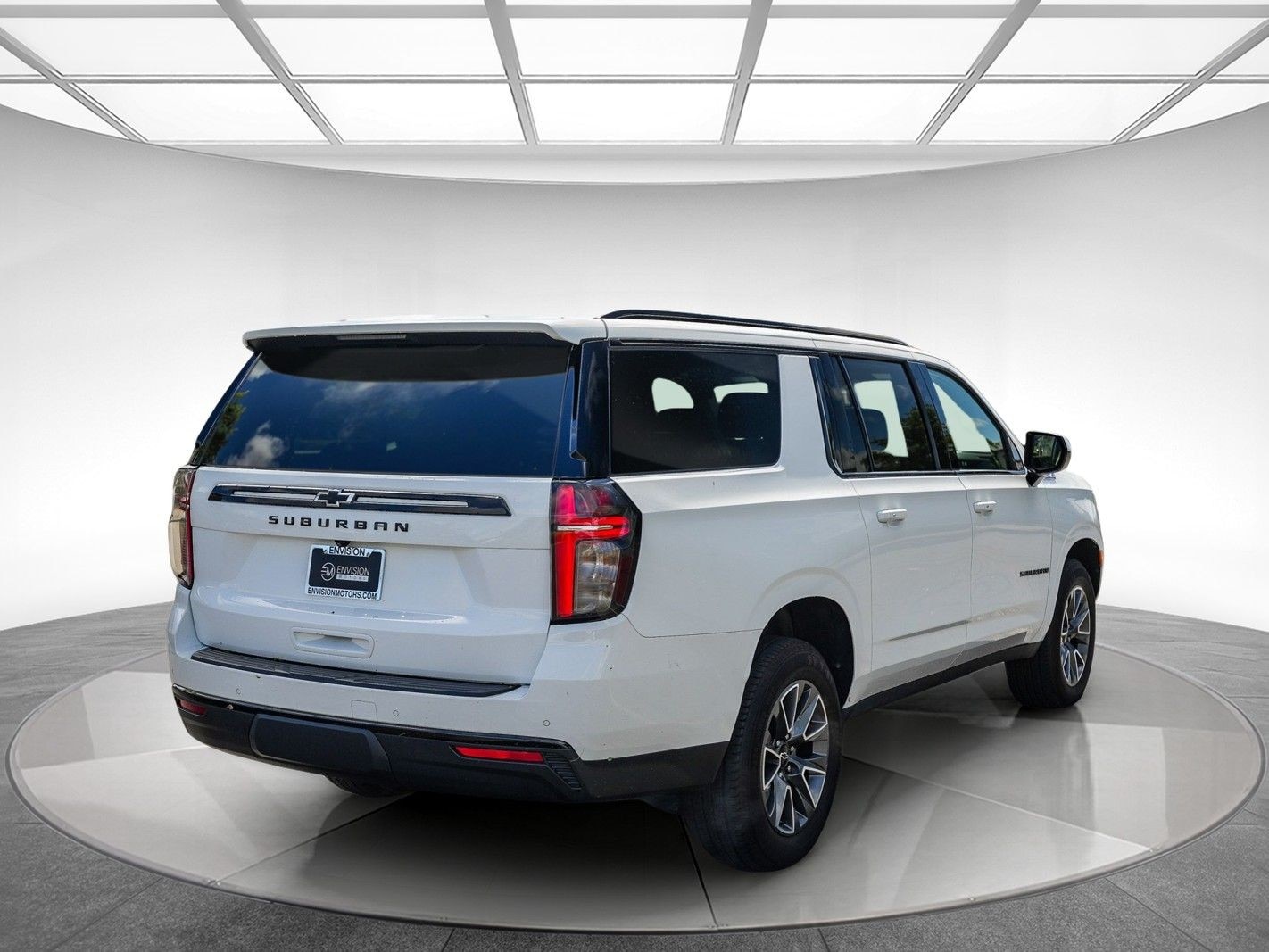 2023 Chevrolet Suburban Z71 - Photo 4
