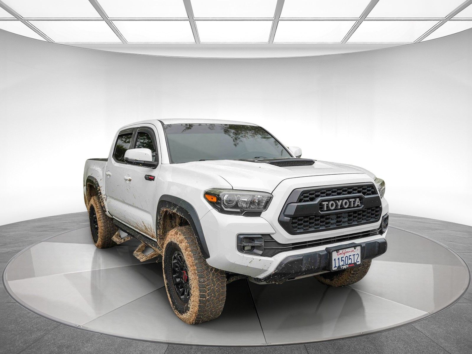 2017 Toyota Tacoma TRD Pro photo 2