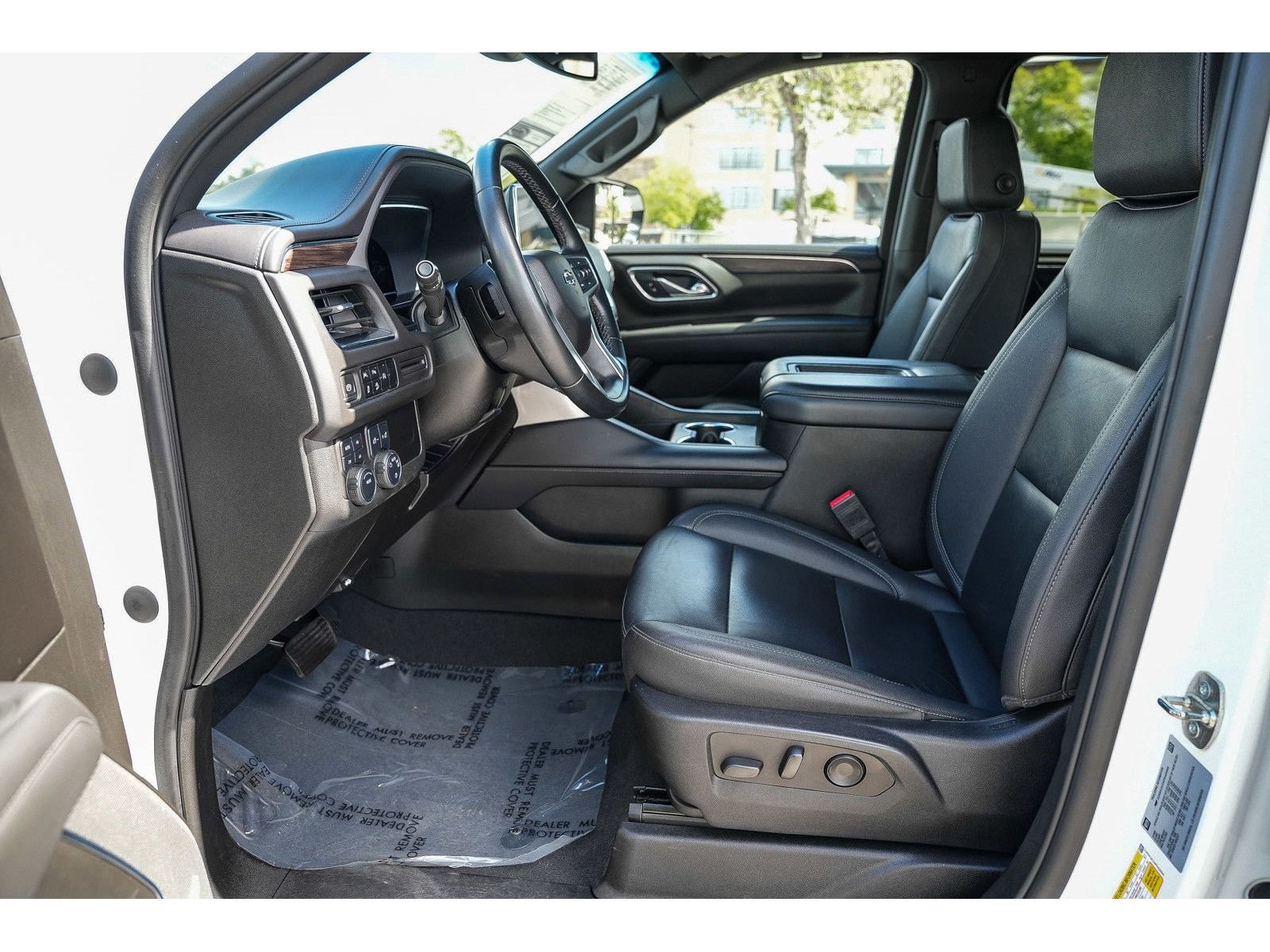 2023 Chevrolet Suburban Z71 - Photo 16