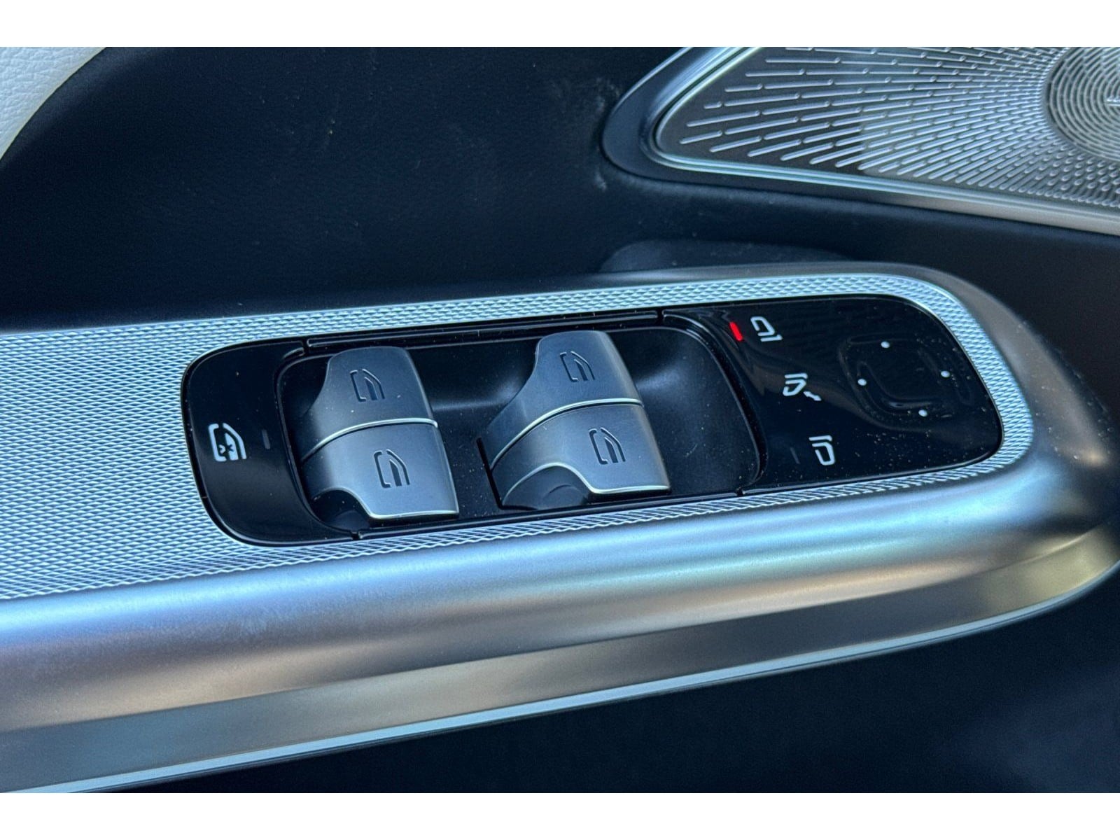 2026 Mercedes-Benz E-Class E350 - Photo 13