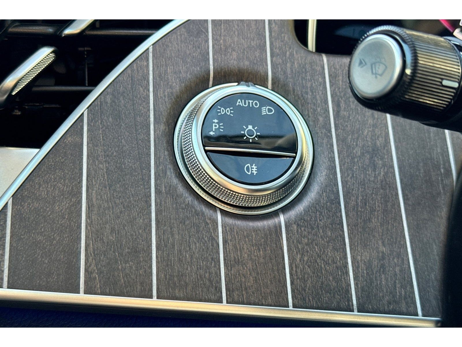2026 Mercedes-Benz E-Class E350 - Photo 32