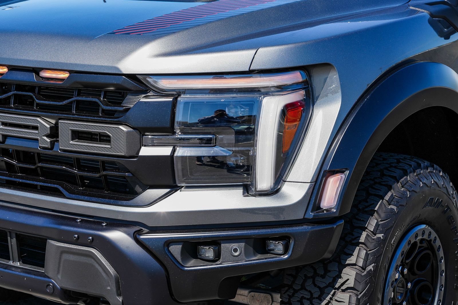 2025 Ford F-150 Raptor photo 3