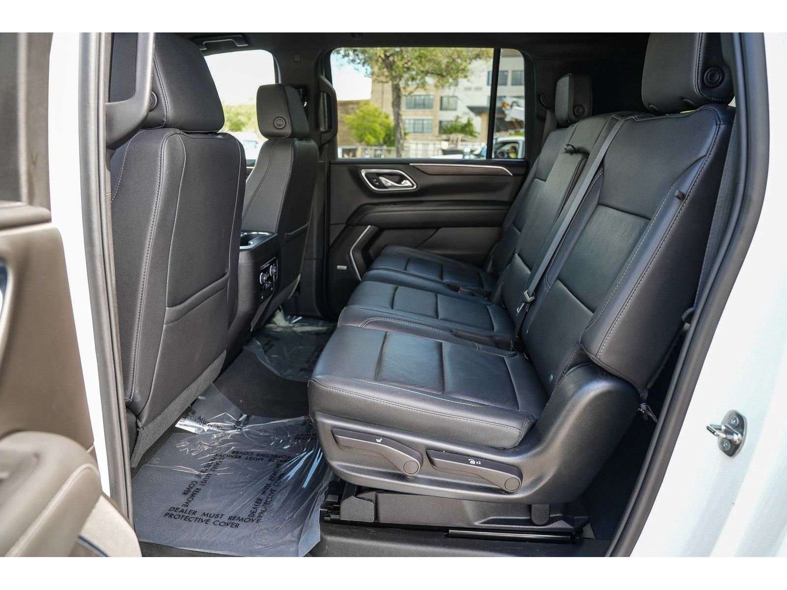 2023 Chevrolet Suburban Z71 - Photo 17