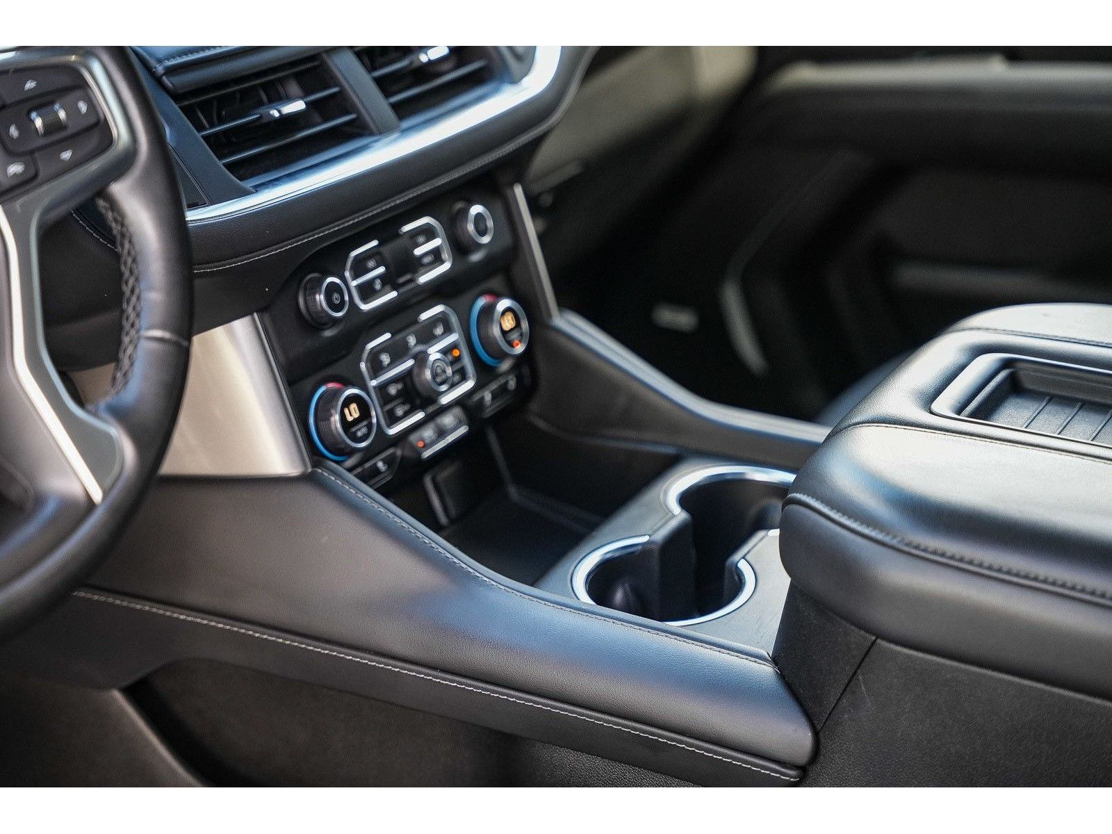 2023 Chevrolet Suburban Z71 - Photo 20