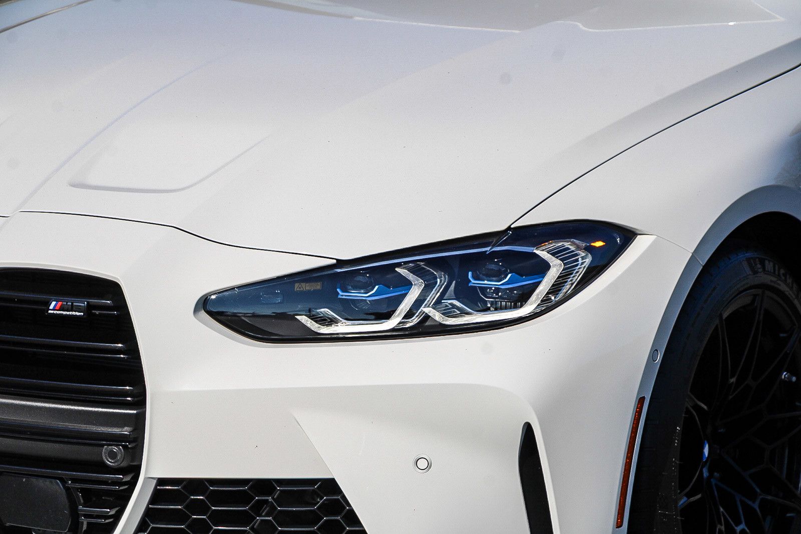 2024 BMW M3 Competition photo 3