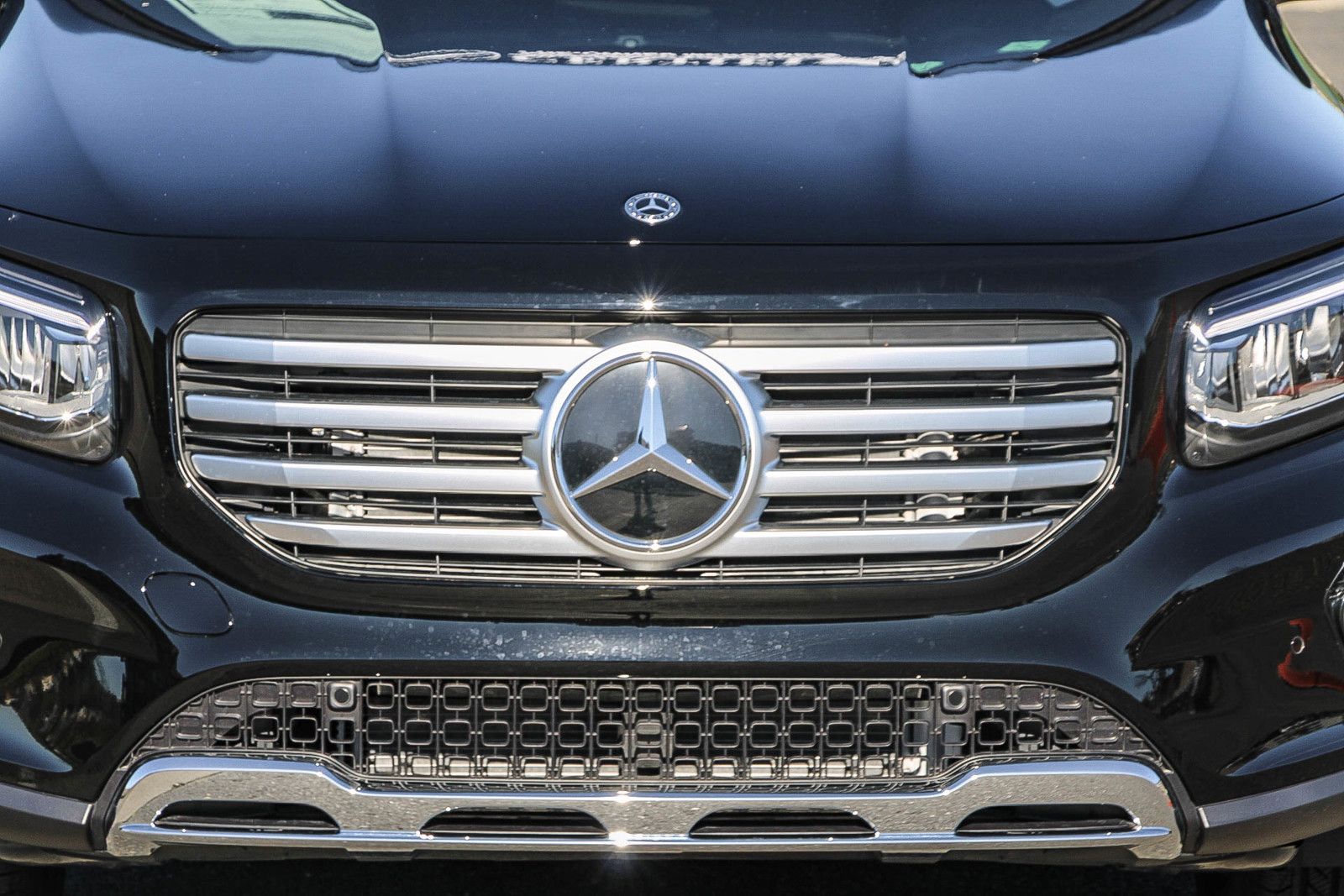 2026 Mercedes-Benz GLB GLB 250 photo 6