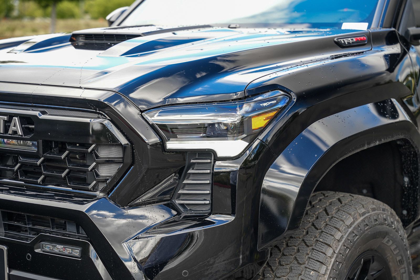 2025 Toyota Tacoma Hybrid TRD Pro photo 3