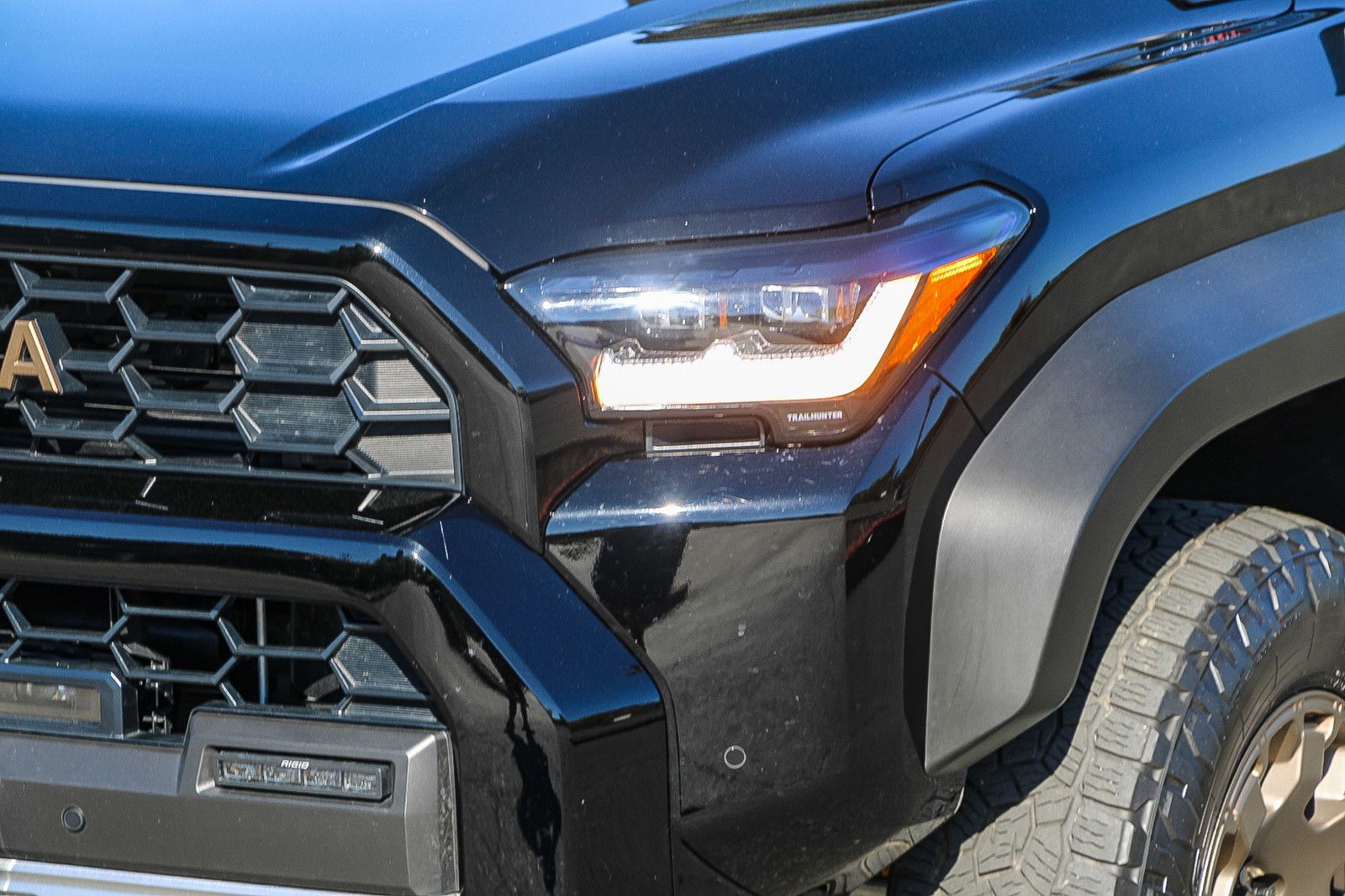 2025 Toyota 4Runner i-Force MAX Hybrid Trailhunter photo 3