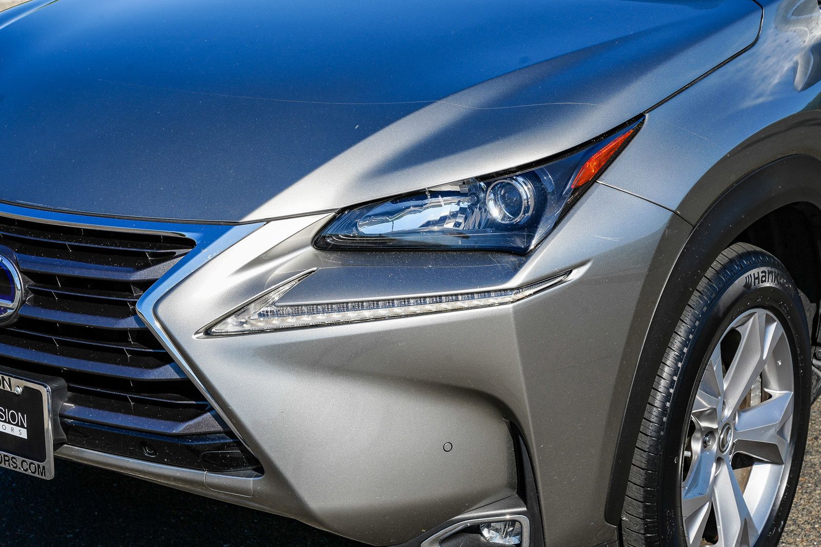 2017 LEXUS NX 300h photo 3