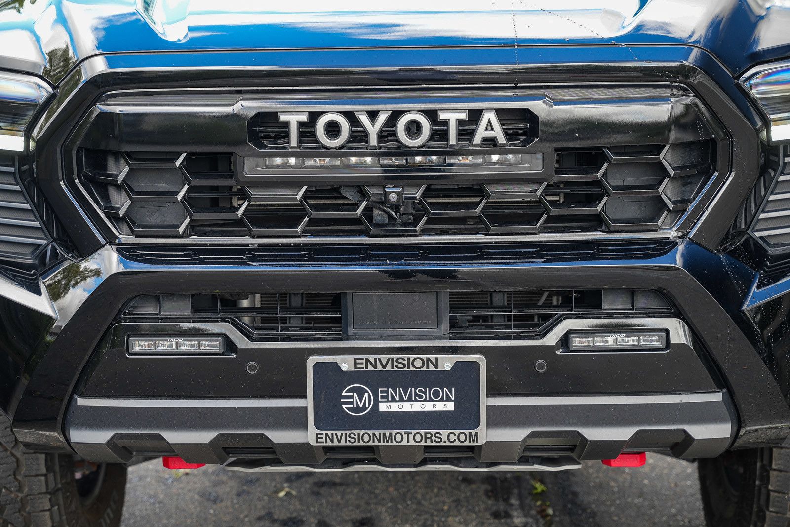 2025 Toyota Tacoma Hybrid TRD Pro photo 6