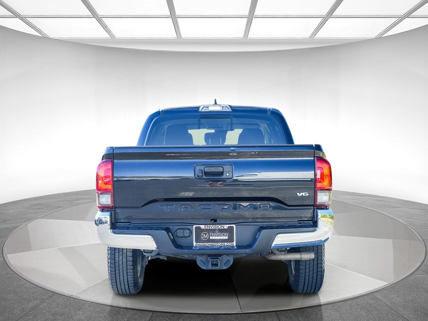 2018 Toyota Tacoma SR5 photo 2