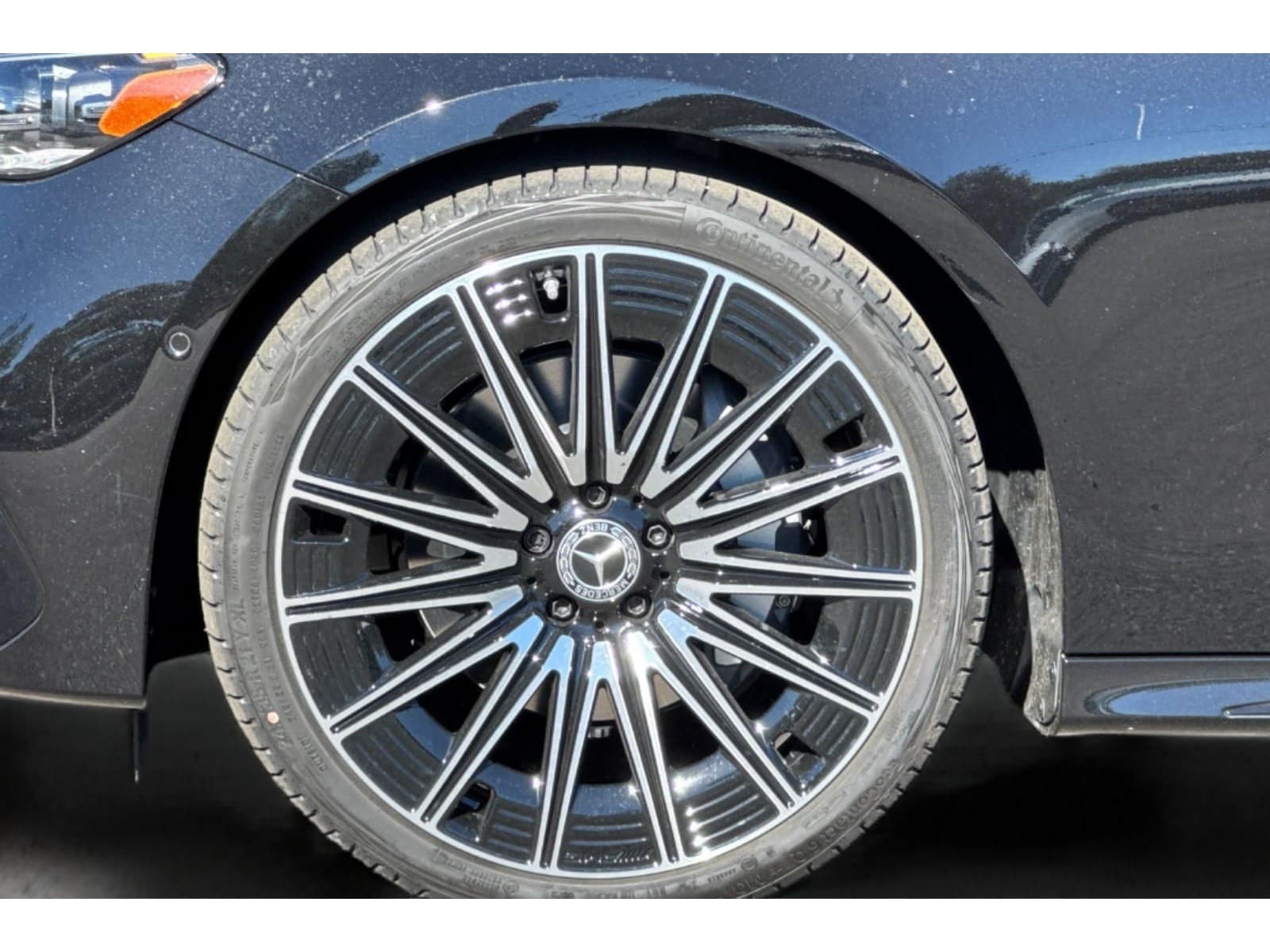 2026 Mercedes-Benz E-Class E350 - Photo 33