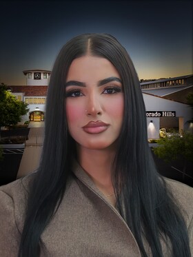 Staff member Marwa Majeedi from ID_0ec438