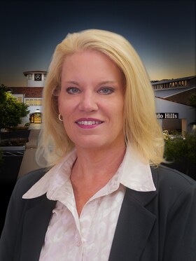 Staff member Angie Warden from ID_0ec438